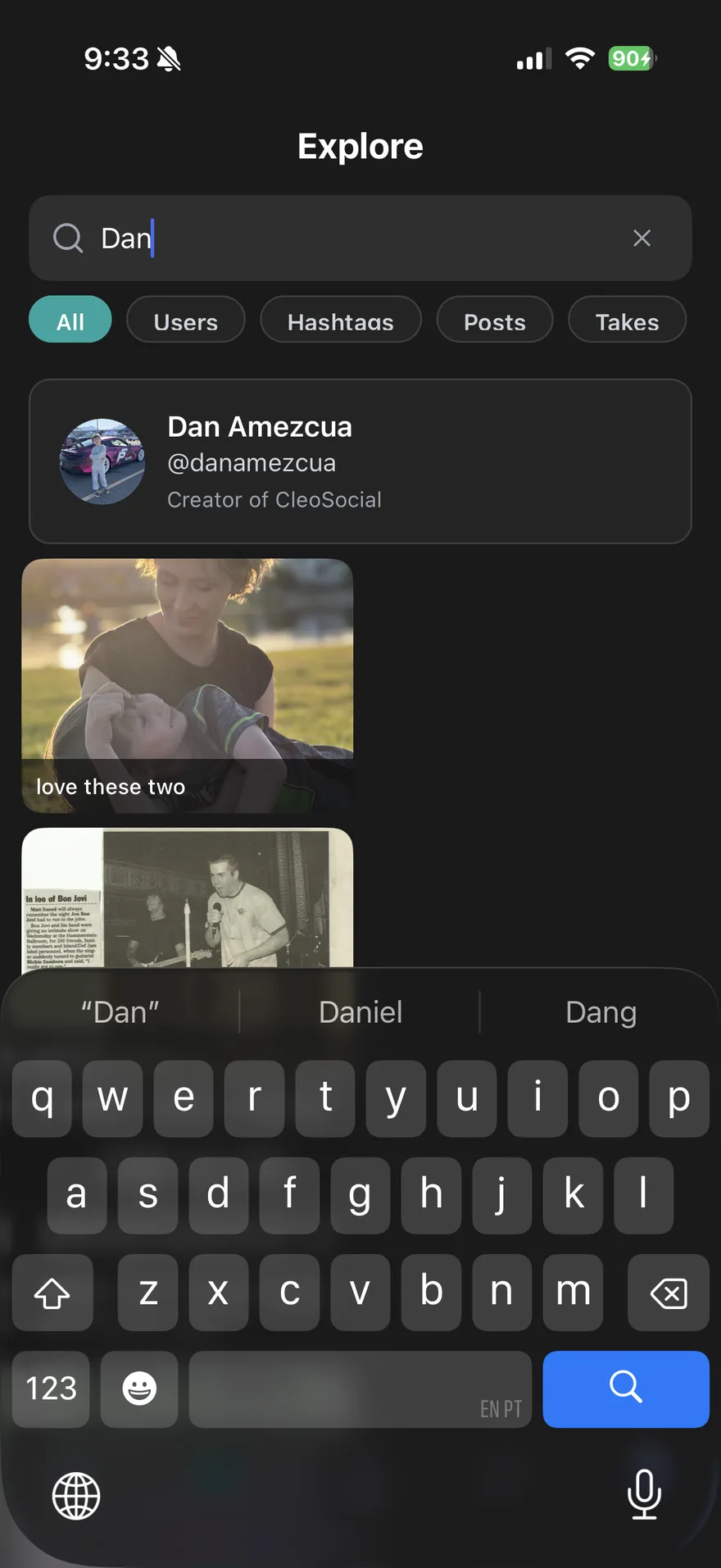 Searching users and hashtags on CleoSocial